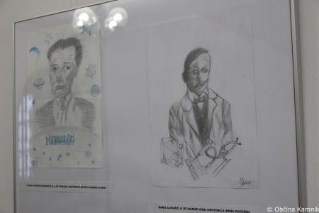 V prostorih občinske stavbe na ogled razstava literarnih in likovnih del na temo Častni občan Kamnika (66)